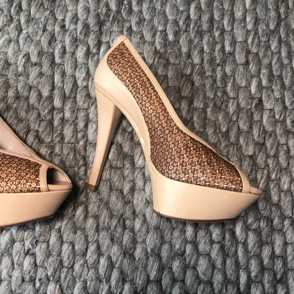 Dione Heels - Picture 3 of 5